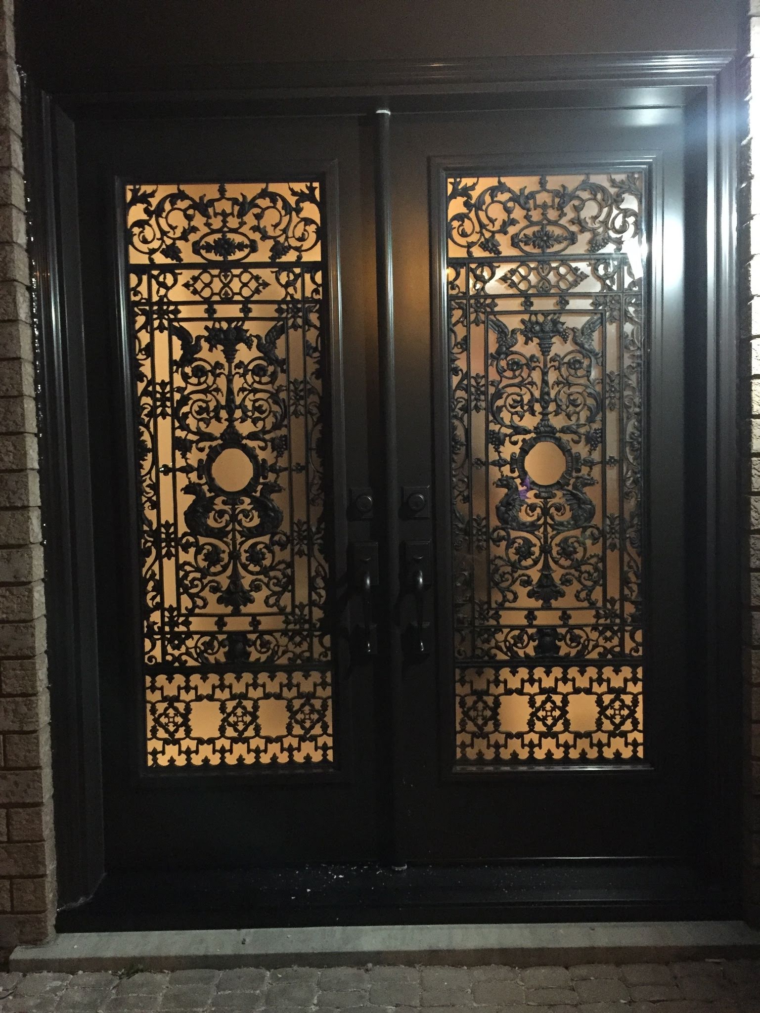 Fiberglass entry — woodgrain oak
